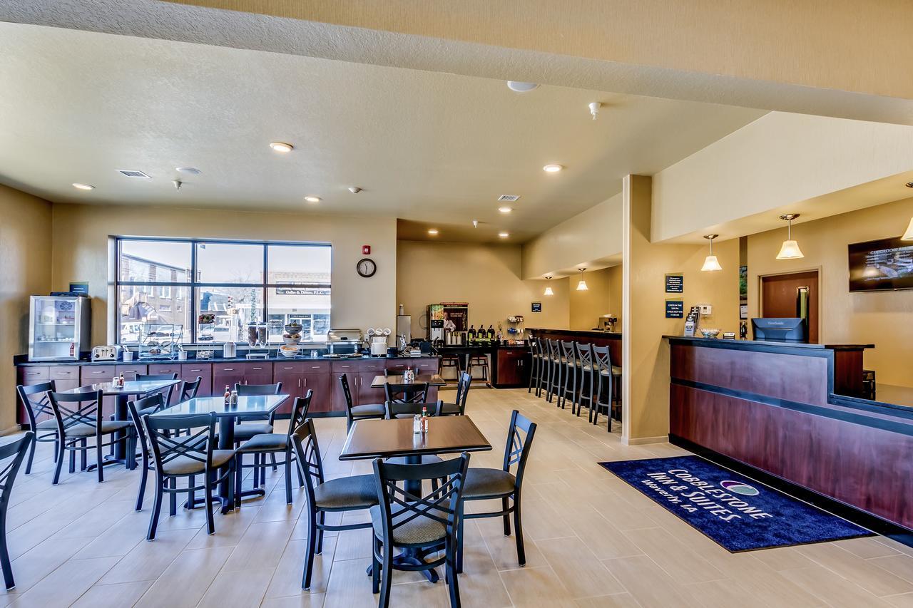 Cobblestone Inn & Suites - Waverly Екстер'єр фото