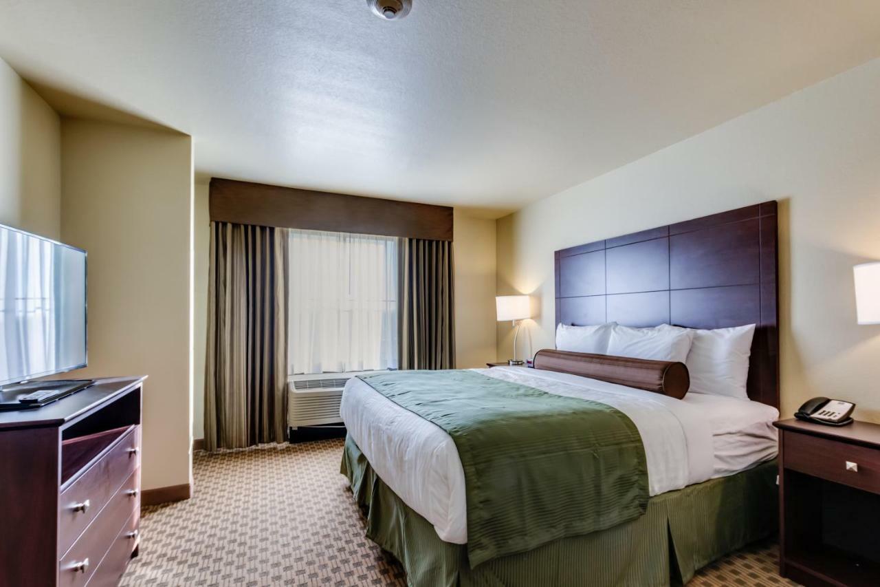 Cobblestone Inn & Suites - Waverly Екстер'єр фото