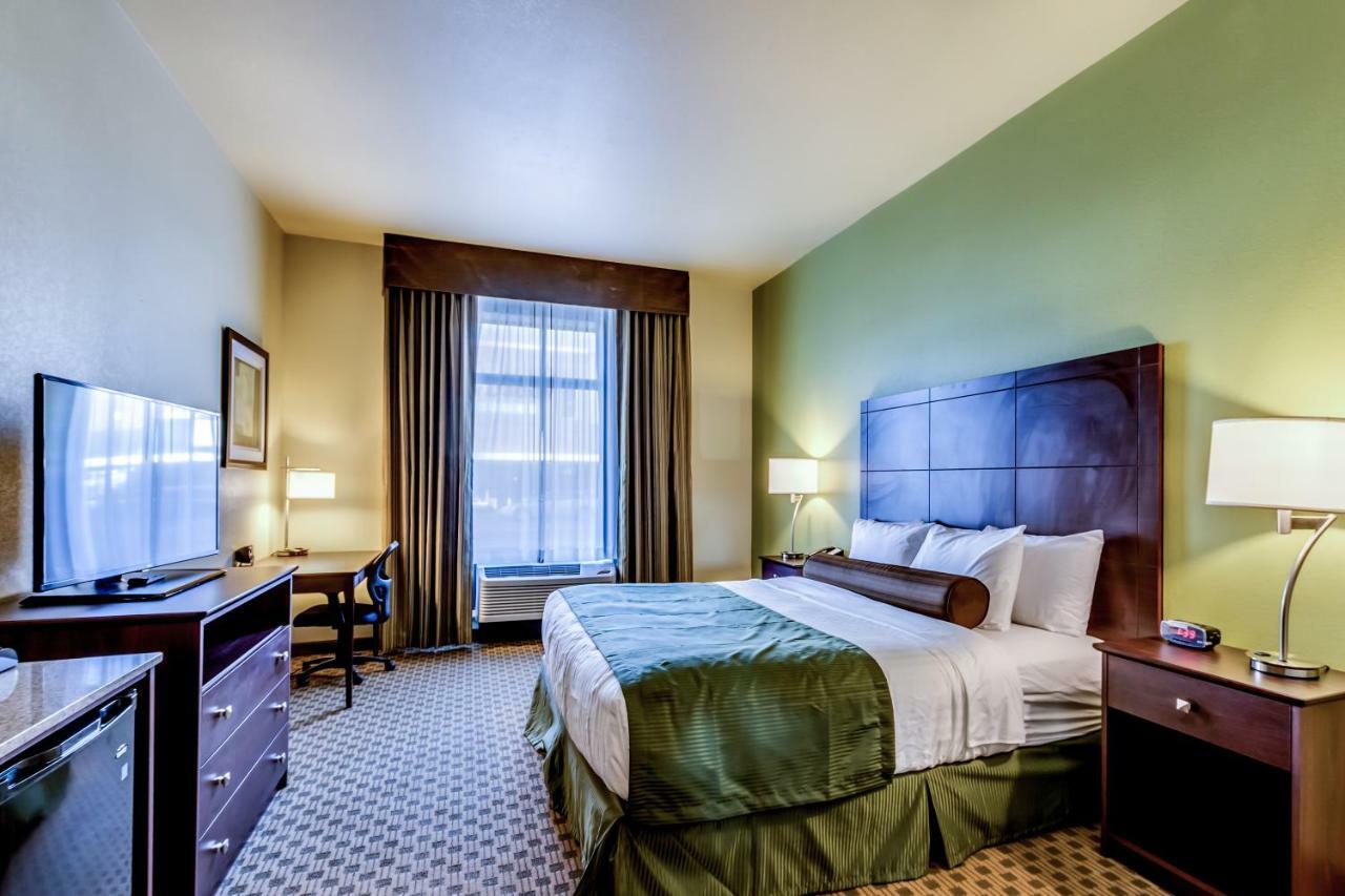 Cobblestone Inn & Suites - Waverly Екстер'єр фото